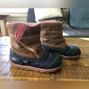 See Kai Run winter boots size 9.